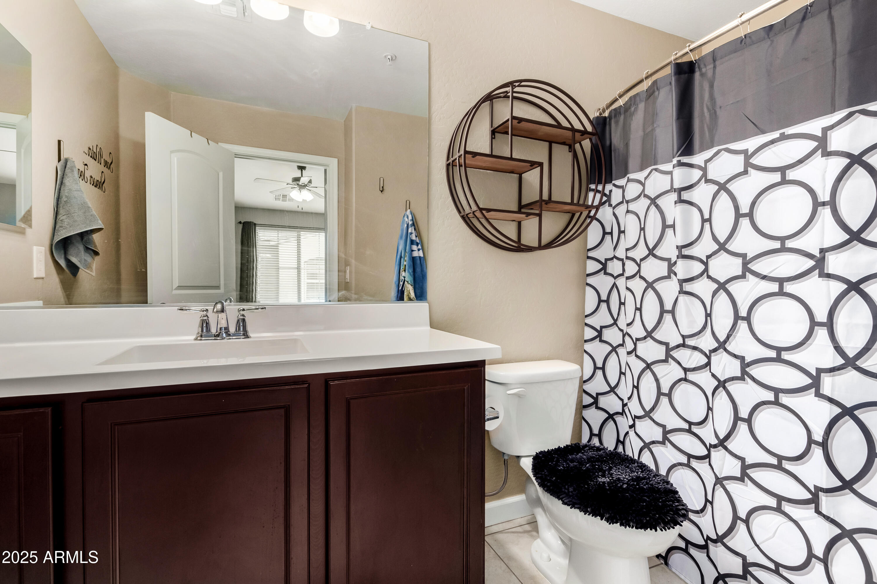 240 W JUNIPER Avenue 1053