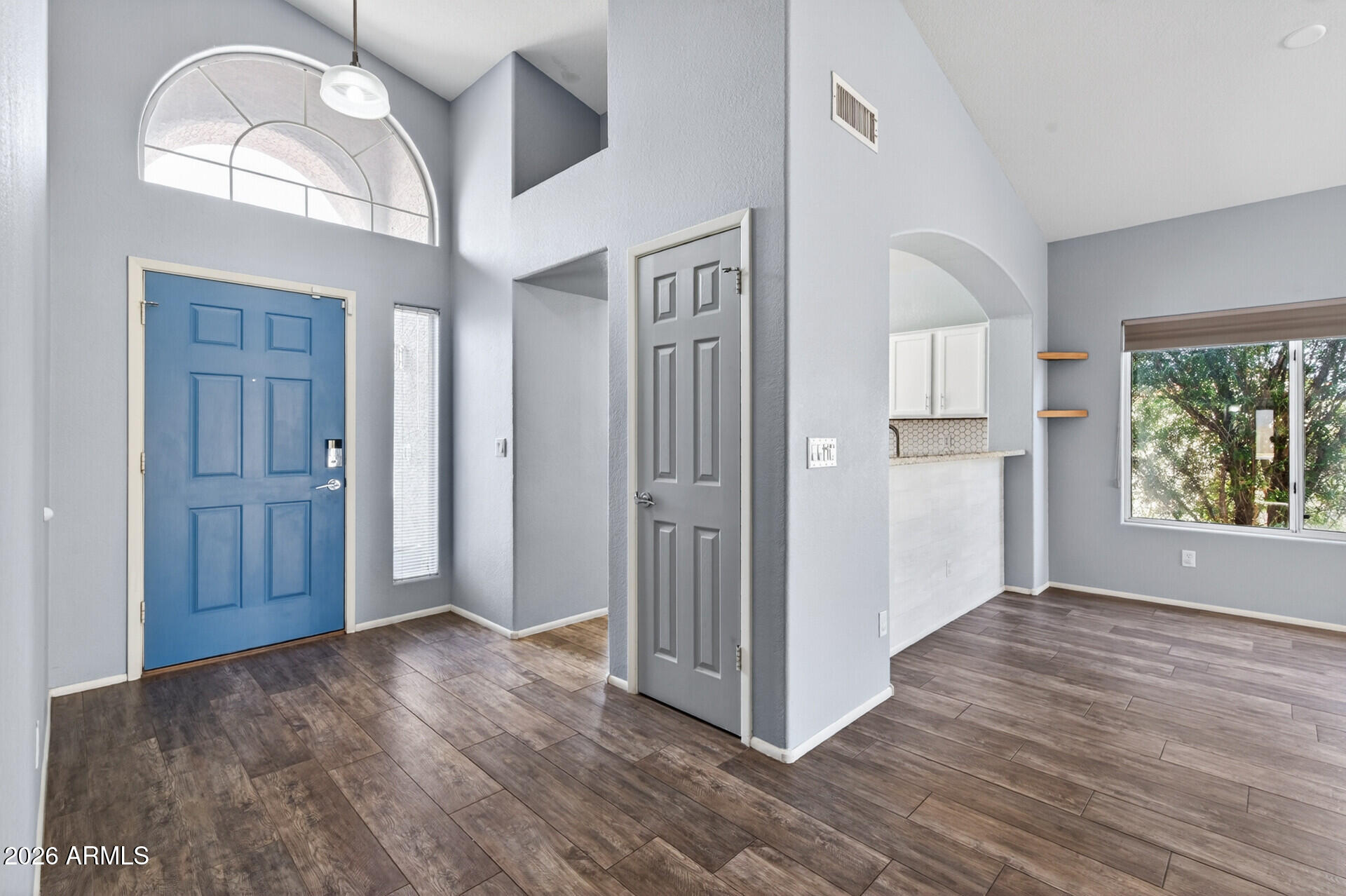 4612 E MICHELLE Drive