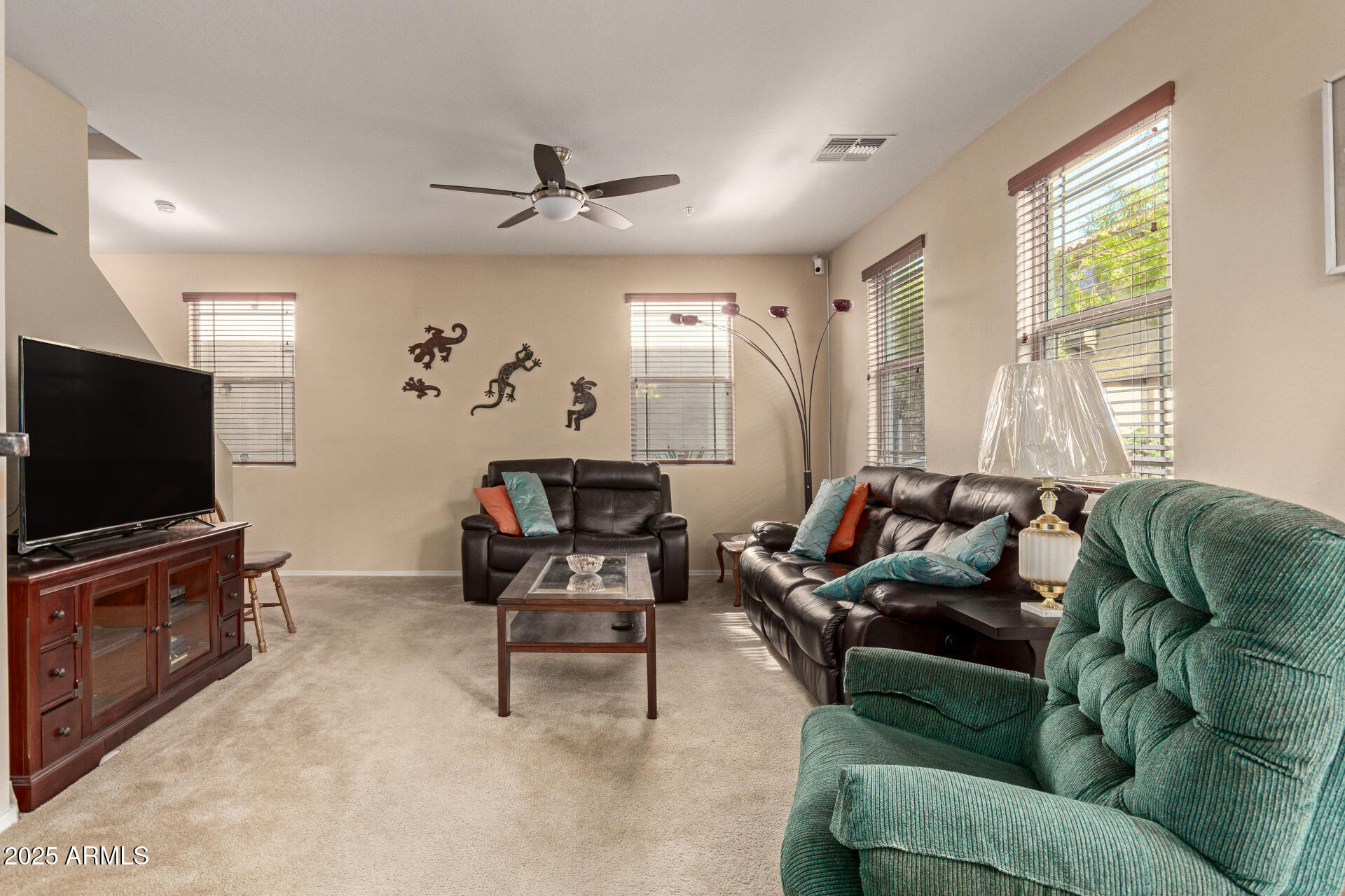 8119 W LYNWOOD Street