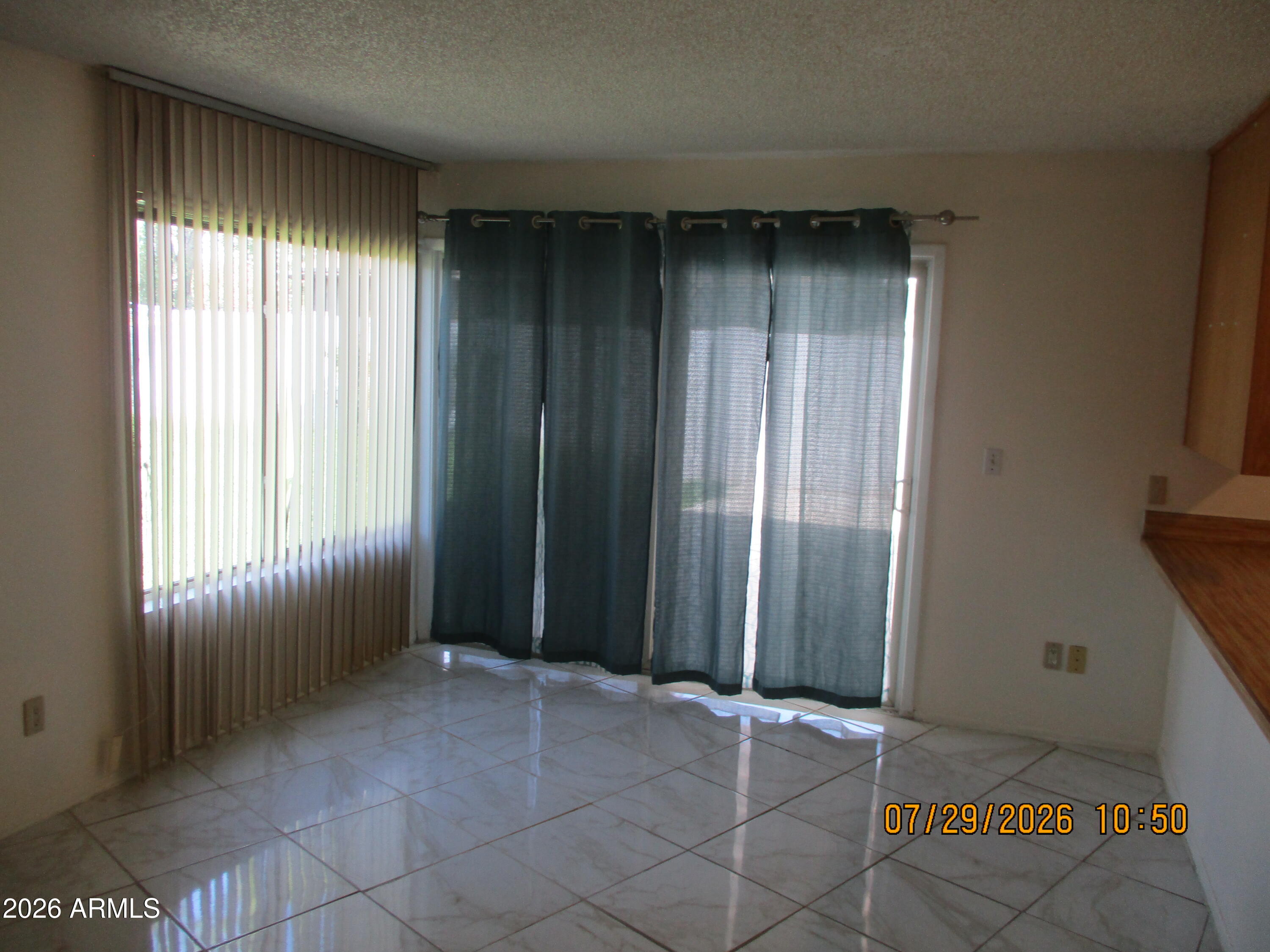 1022 PLAZA TOPAZ --