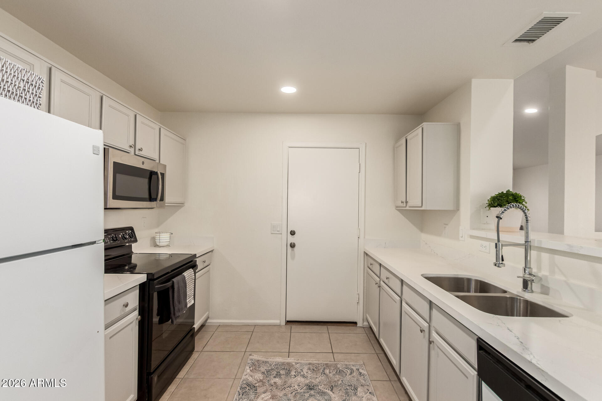 10736 W TURNEY Avenue