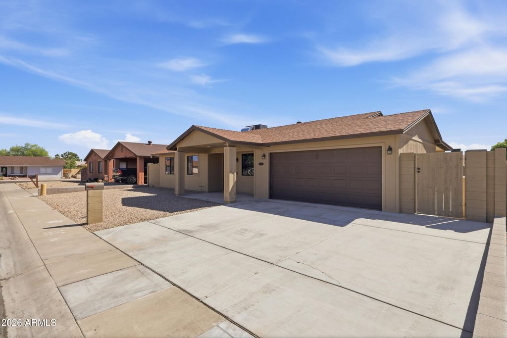 Photo of 6509 W Palo Verde Avenue, Glendale, AZ 85302 (MLS # 7000003)