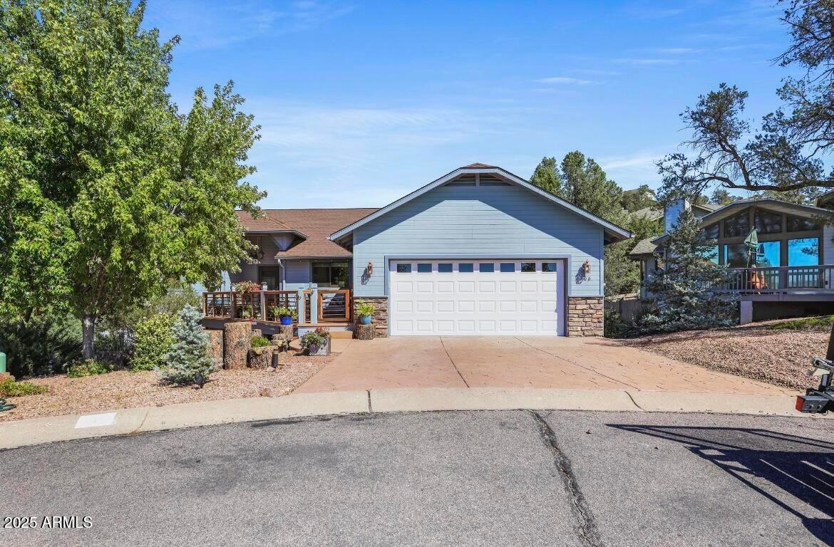 106 N LARIAT Way