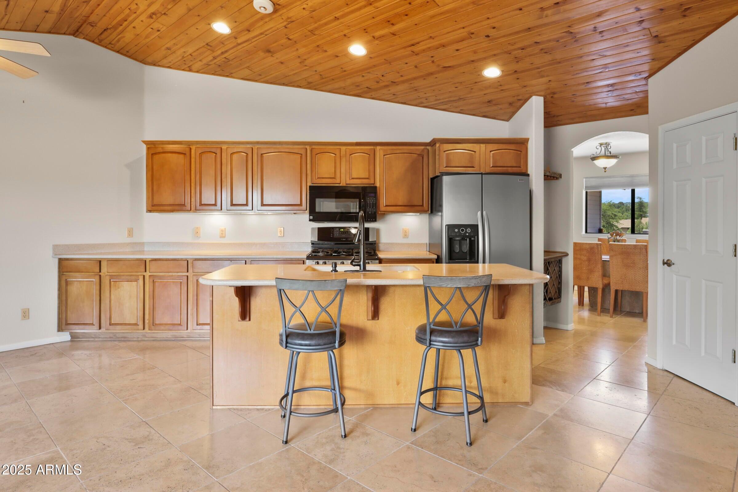 106 N LARIAT Way