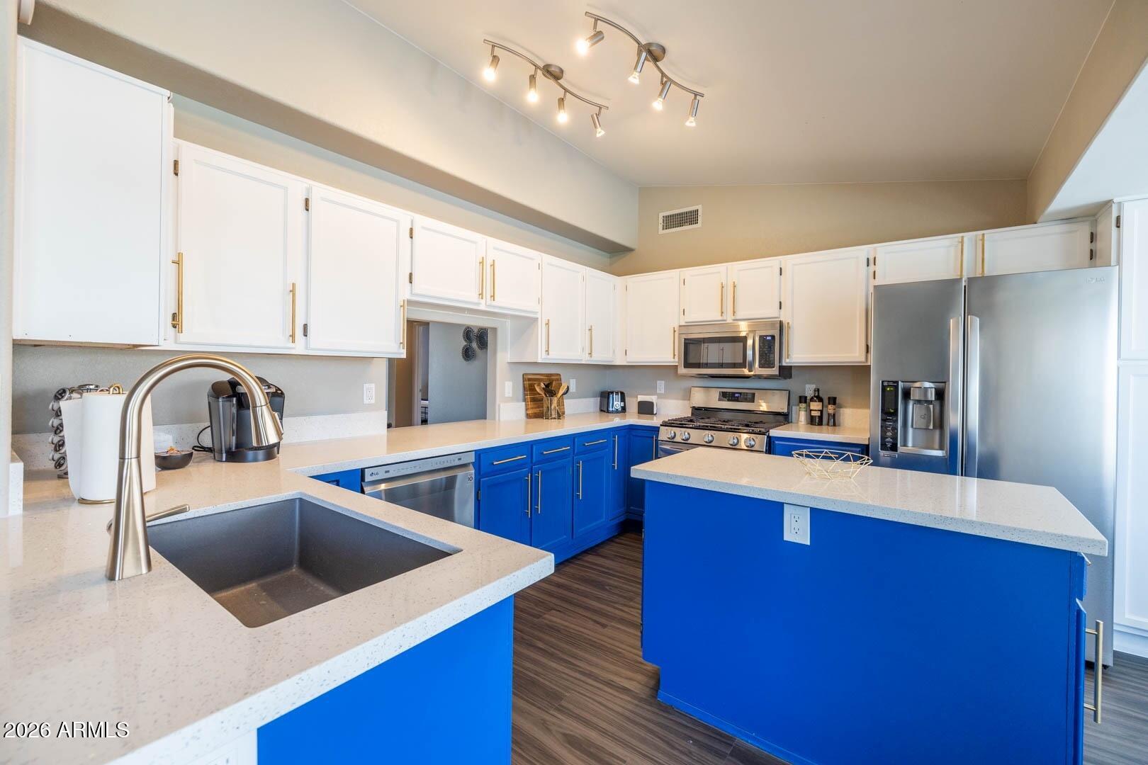 LA BUENA VIDA PHASE 1 LOT 1-251 TR A B - Residential