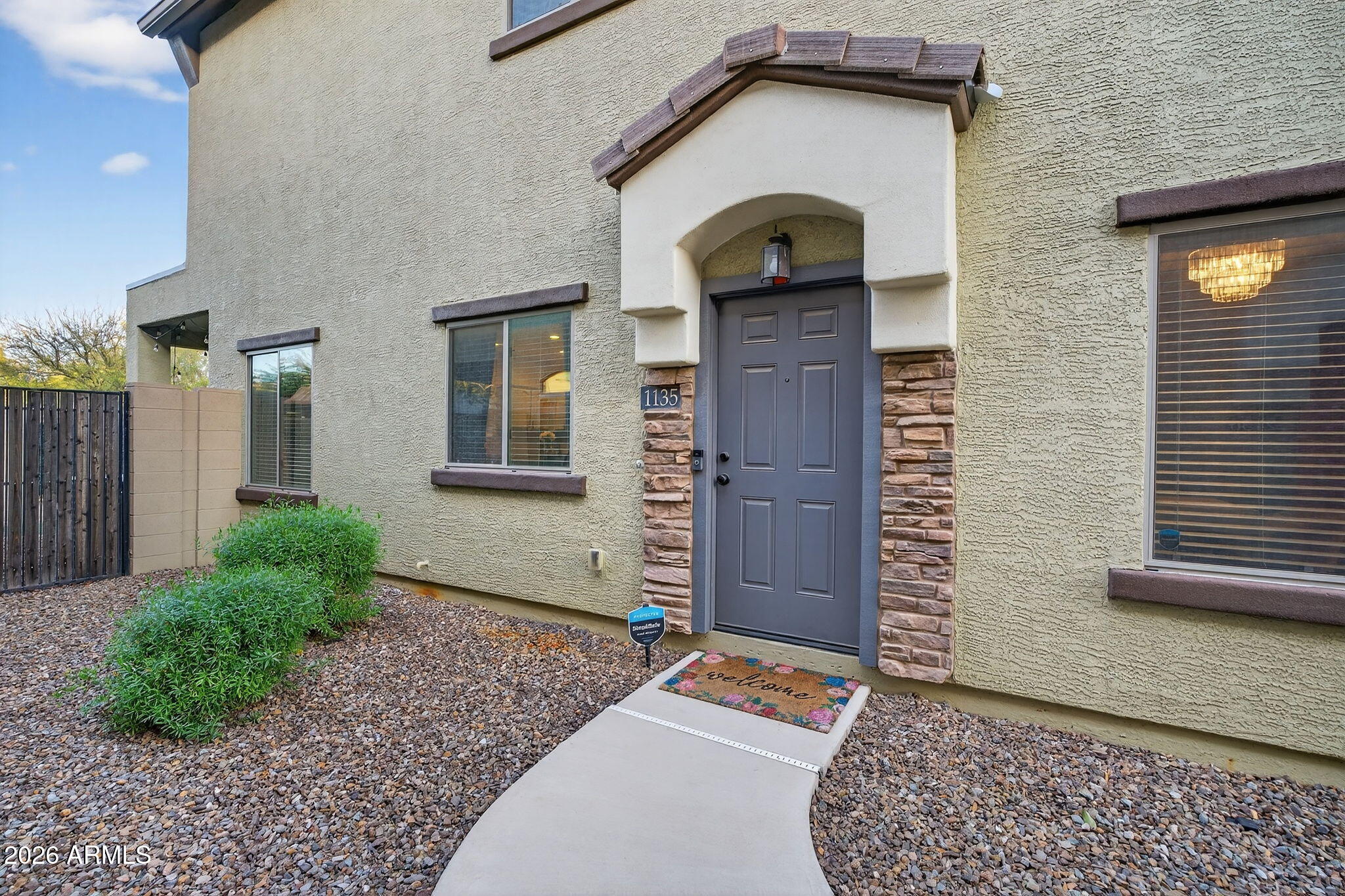 2725 E MINE CREEK Road 1135