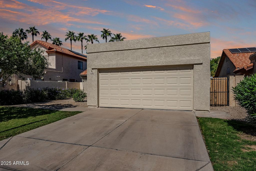 Photo of 1226 W Pacific Drive, Gilbert, AZ 85233 (MLS # 6926783)