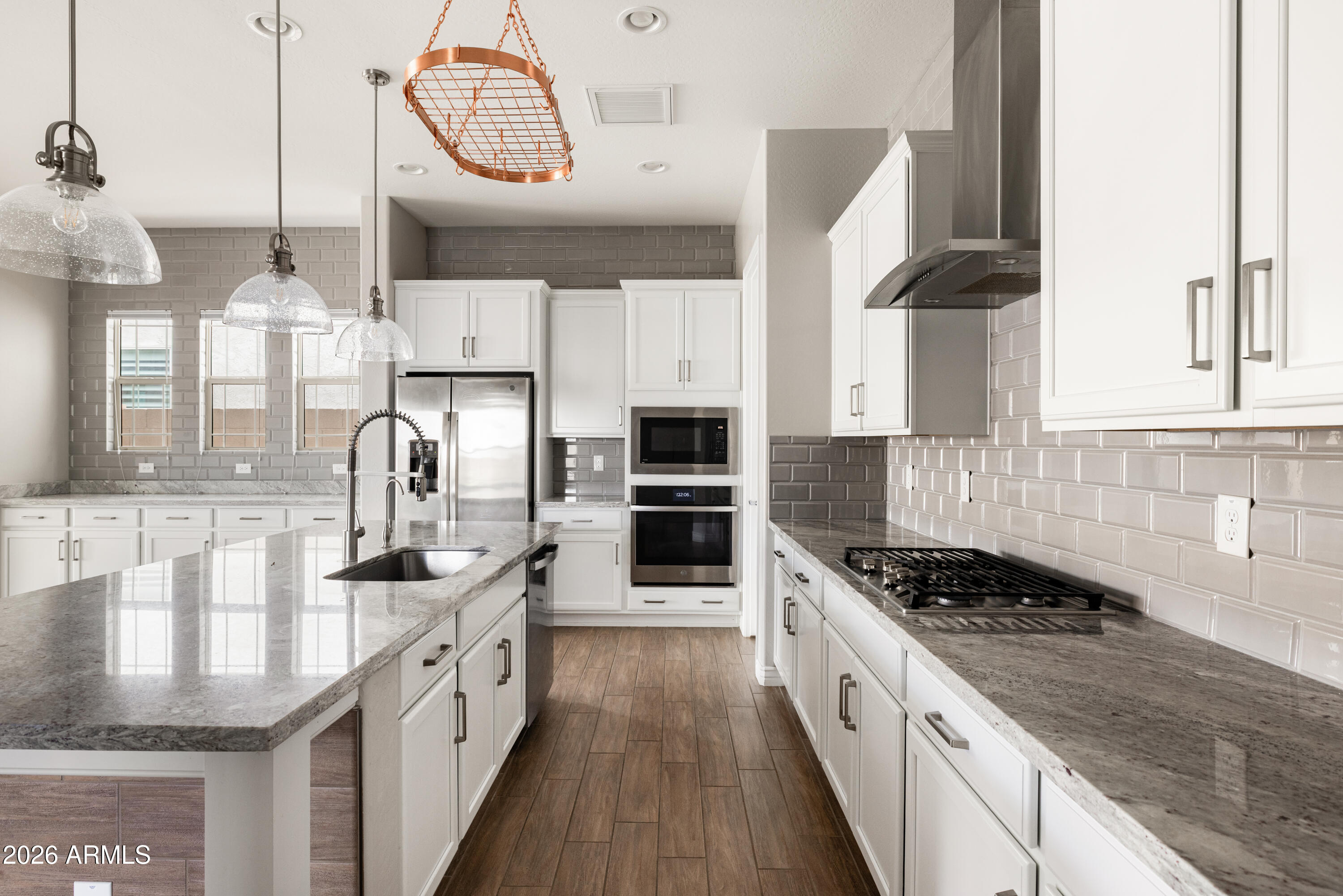 3276 E LOS GATOS Drive