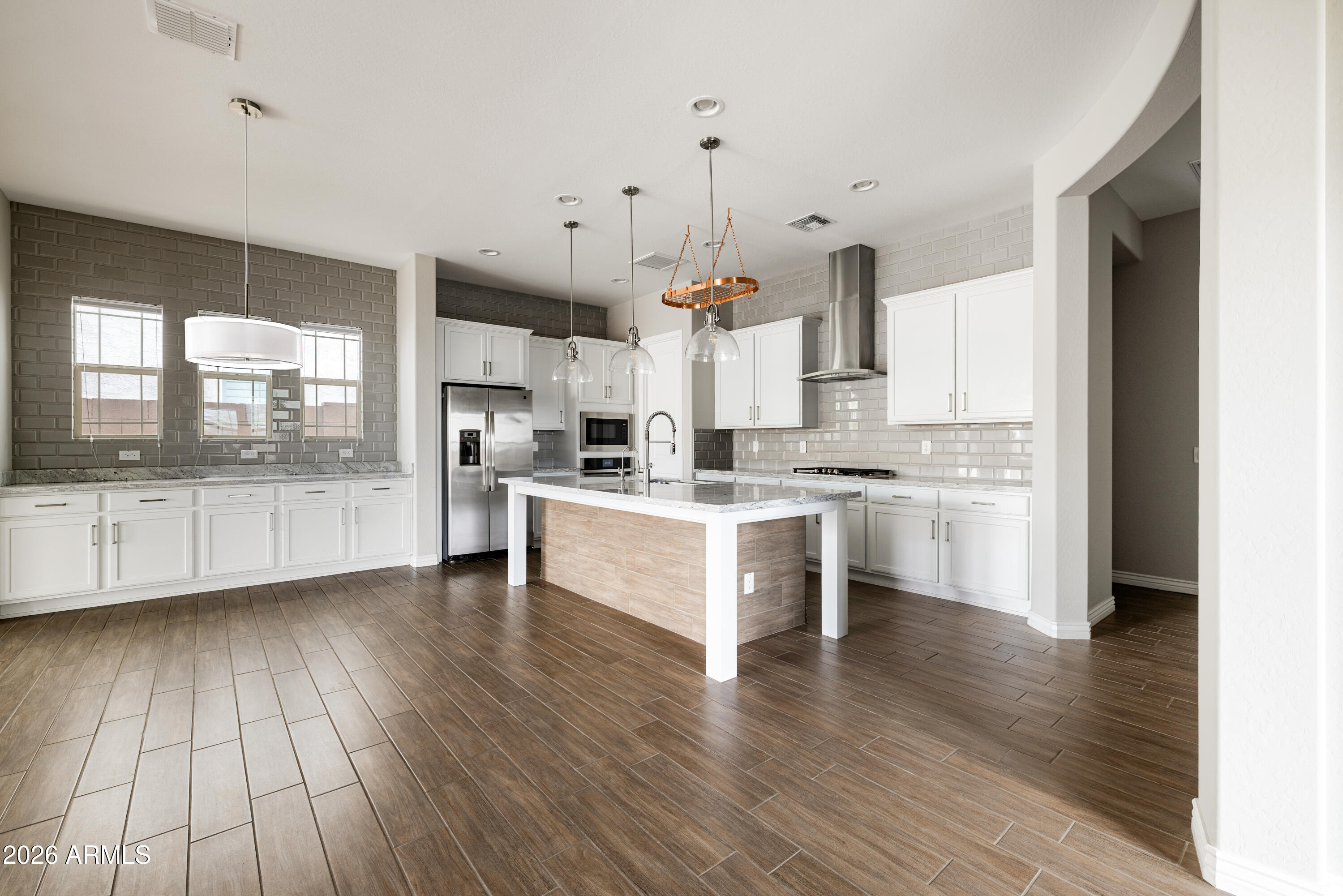 3276 E LOS GATOS Drive