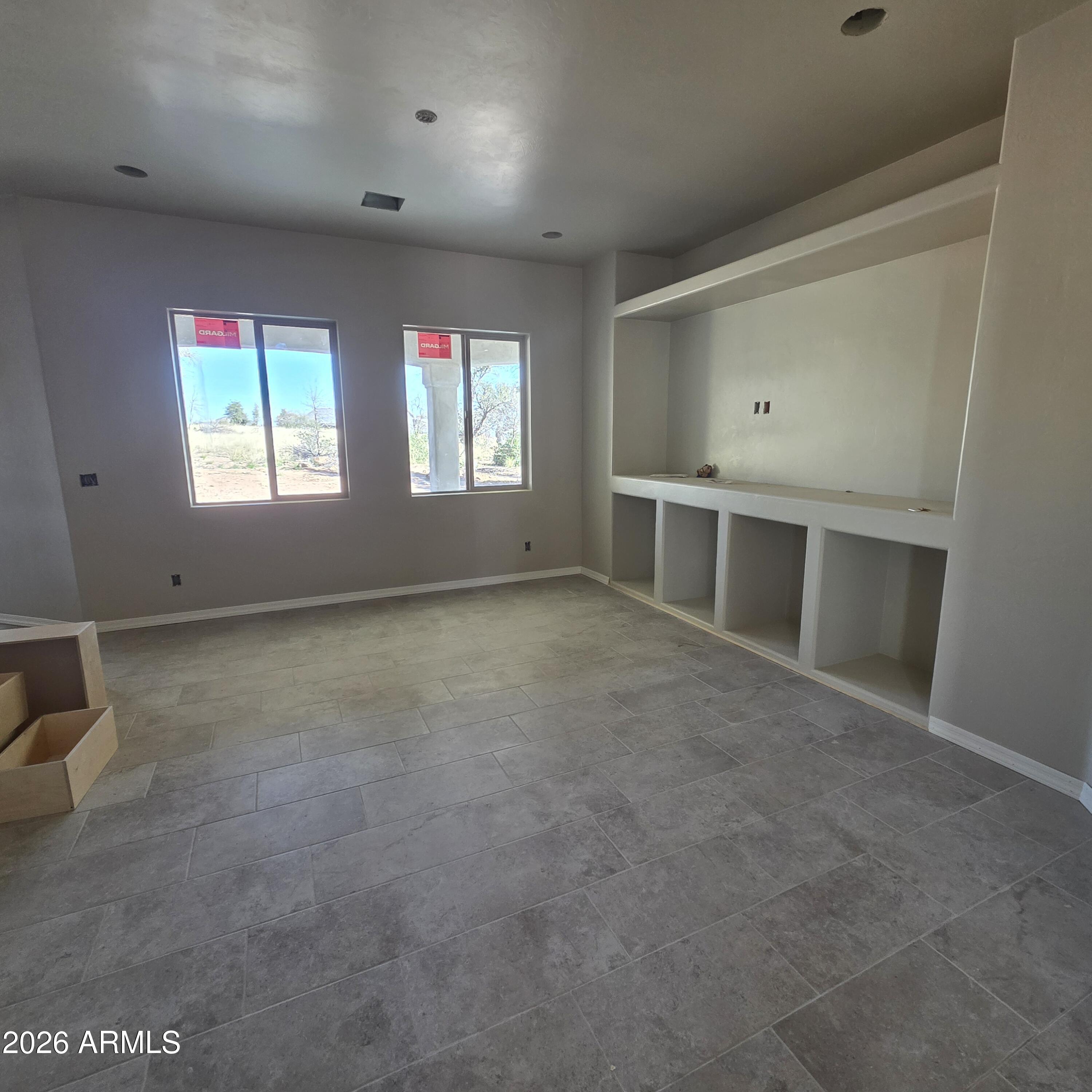 5329 E HIDDEN OAK Drive