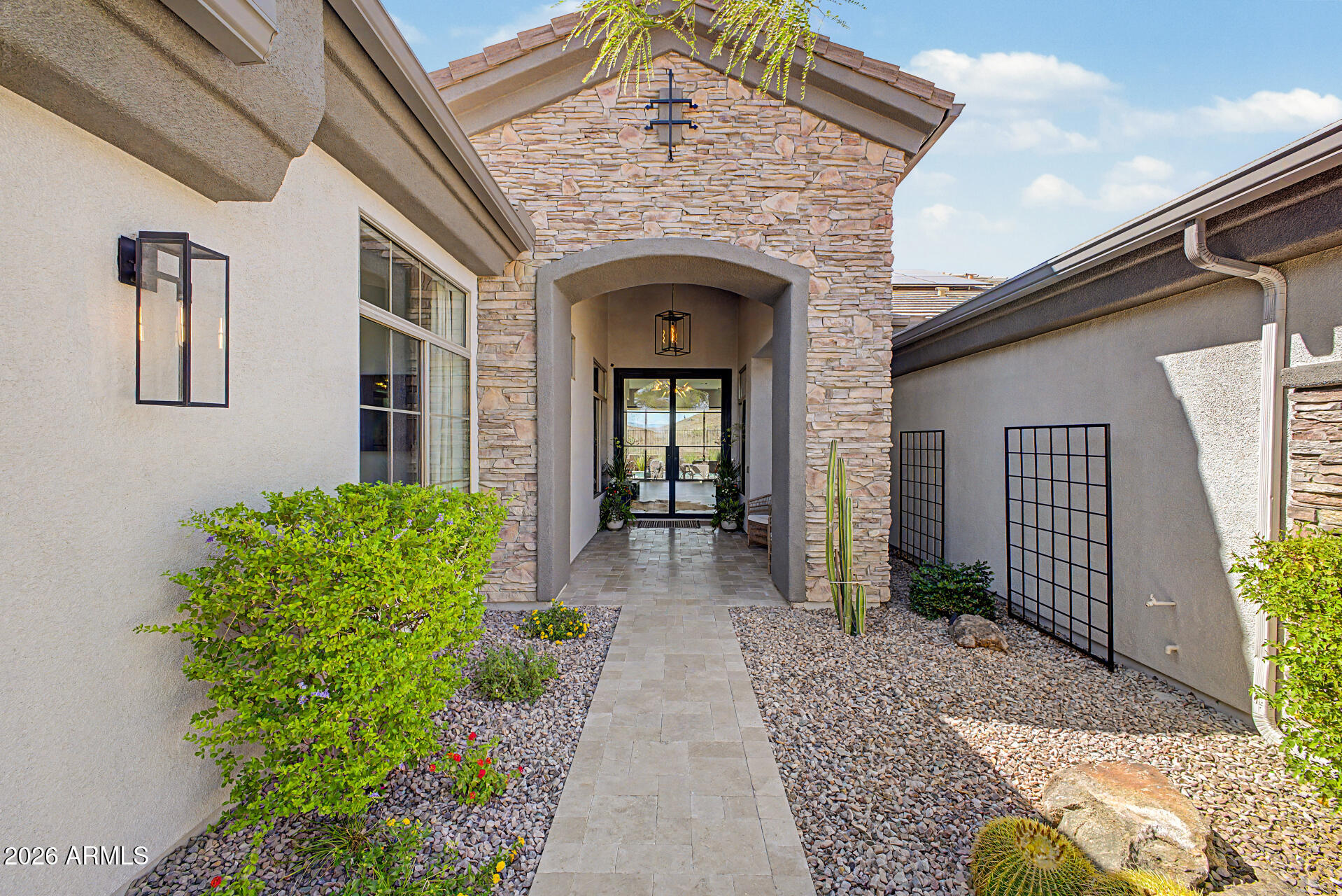 2554 W SHINNECOCK Way