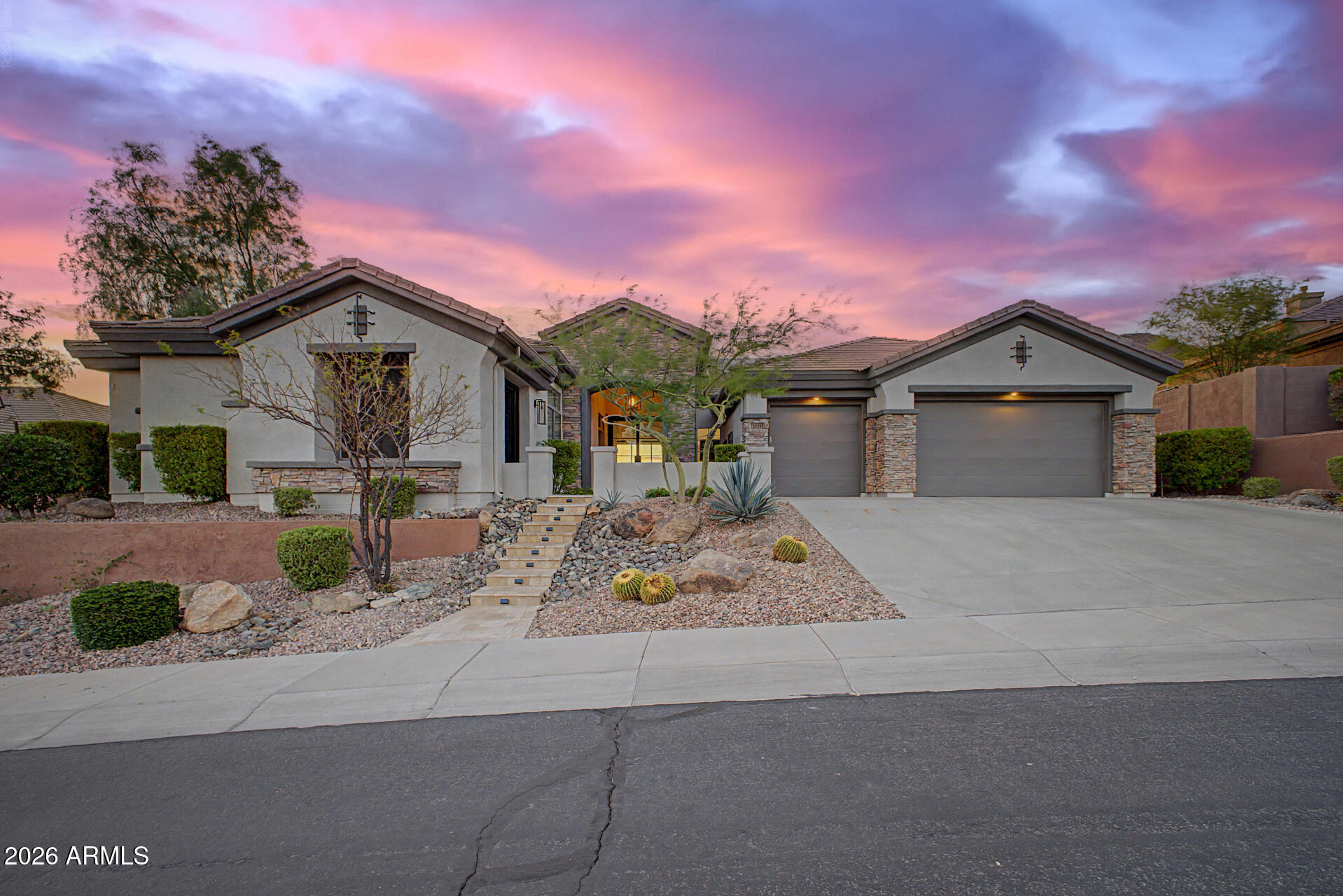2554 W SHINNECOCK Way