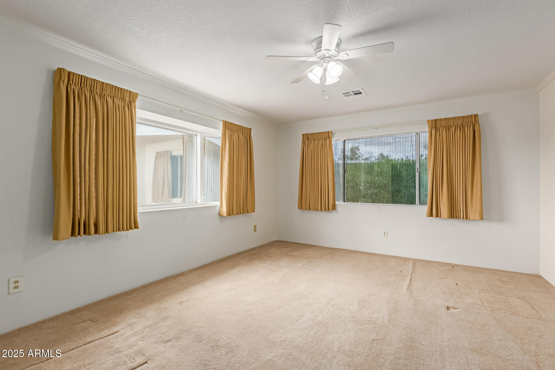8337 E DESERT Trail