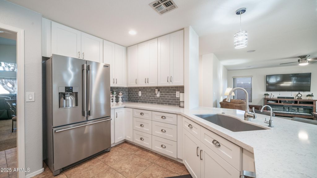 Photo of 1077 E Loma Vista Street, Gilbert, AZ 85295 (MLS # 6952345)