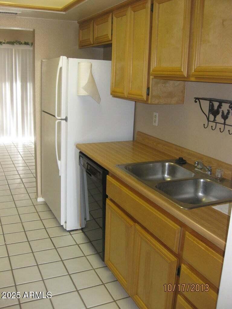 1101 E BLUEFIELD Avenue