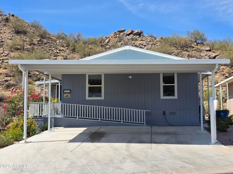 2233 E BEHREND Drive 203 Phoenix AZ 85024
