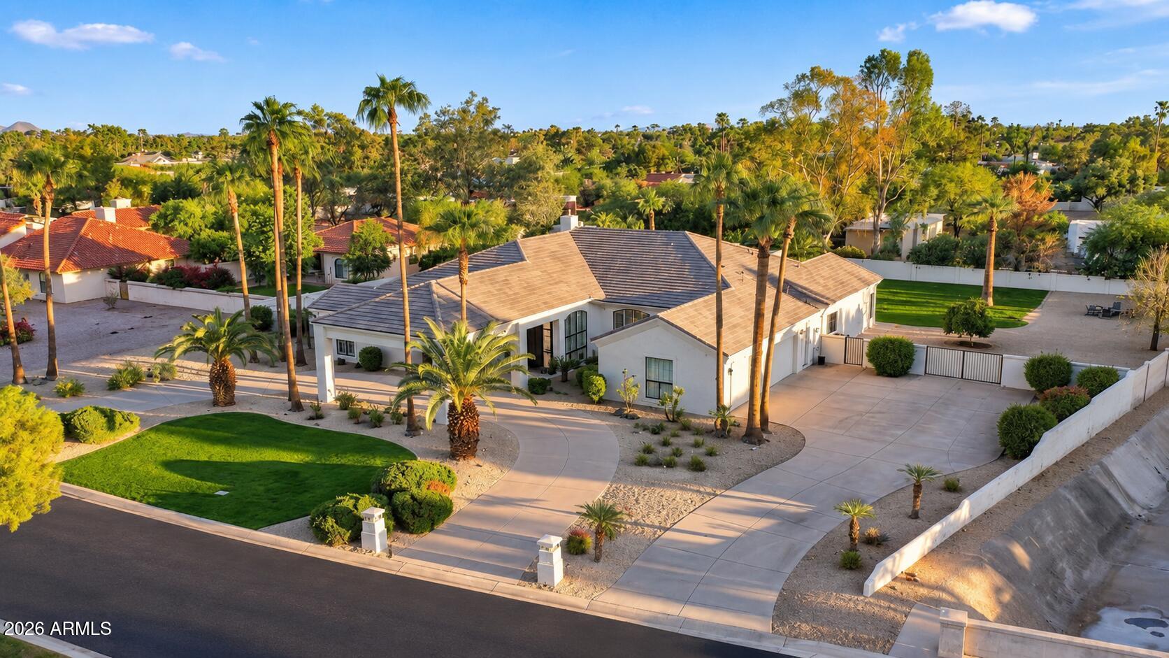 8321 E CORRINE Drive