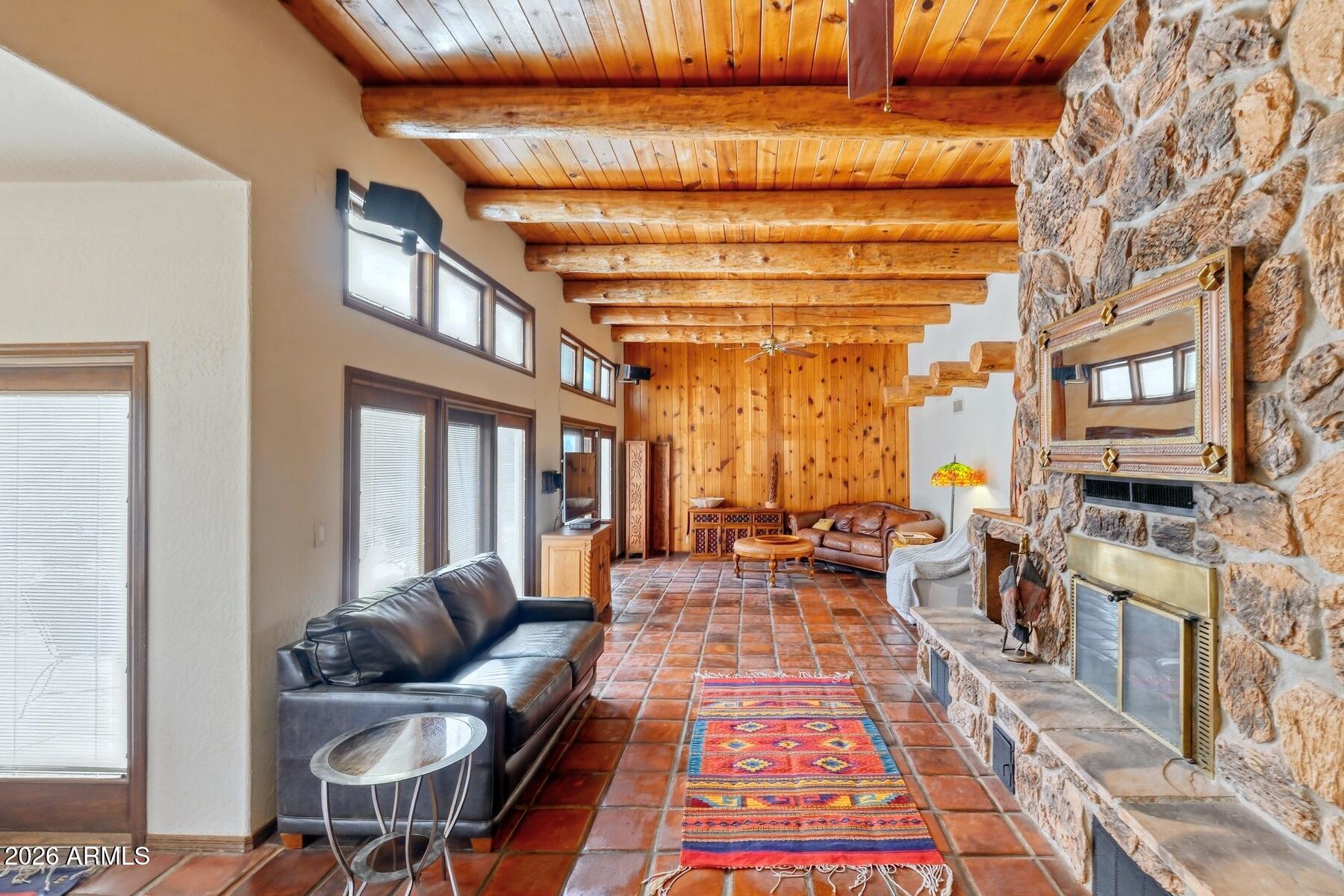 1366 E COTTONWOOD Lane