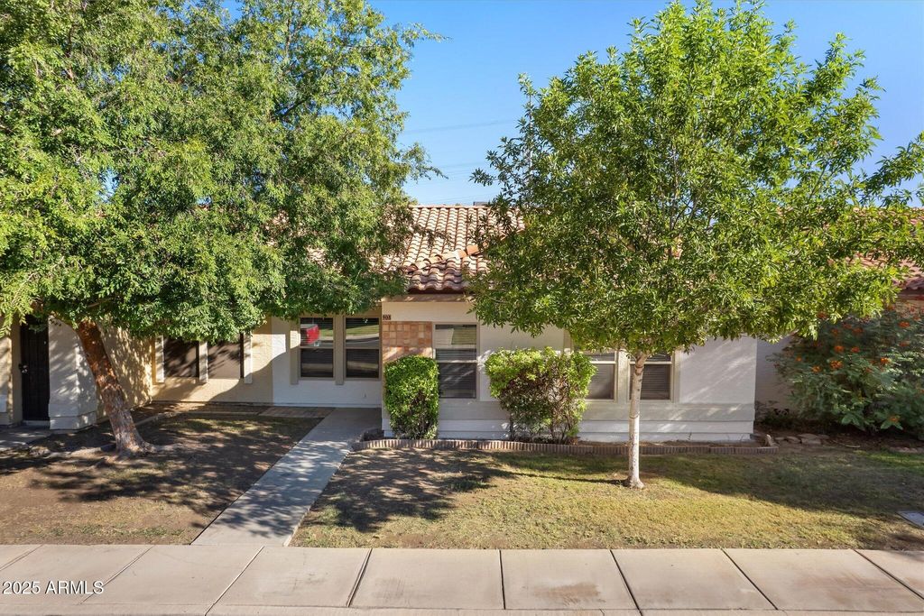 Photo of 908 E Vaughn Avenue, Gilbert, AZ 85234 (MLS # 6925828)