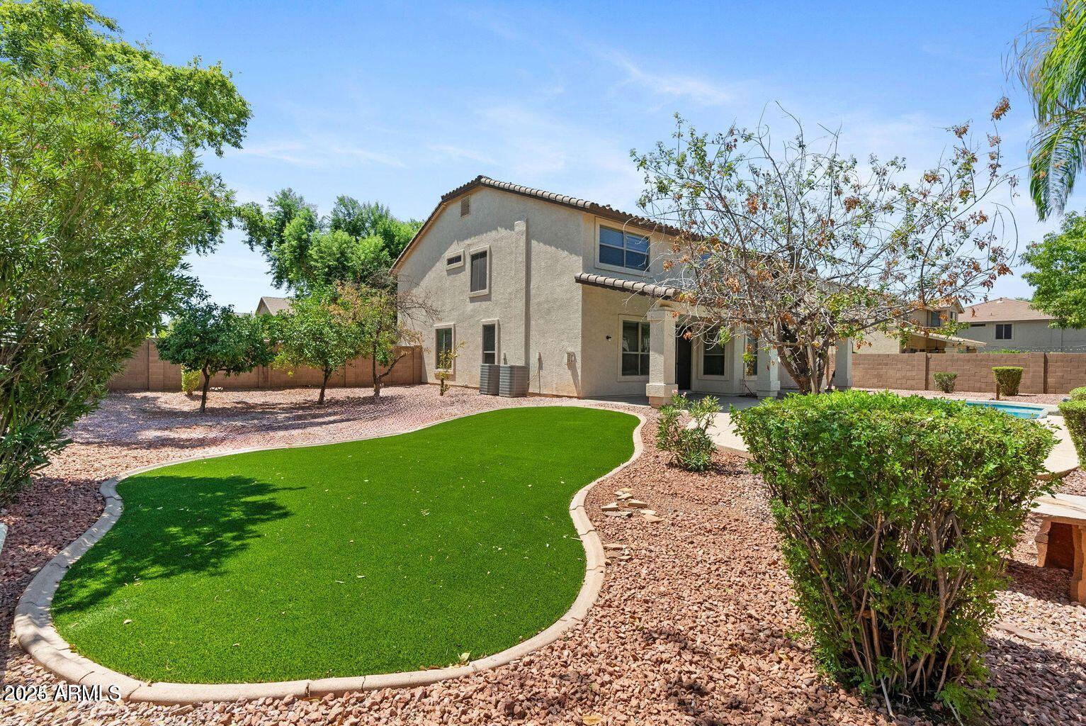 2648 E TEAKWOOD Place