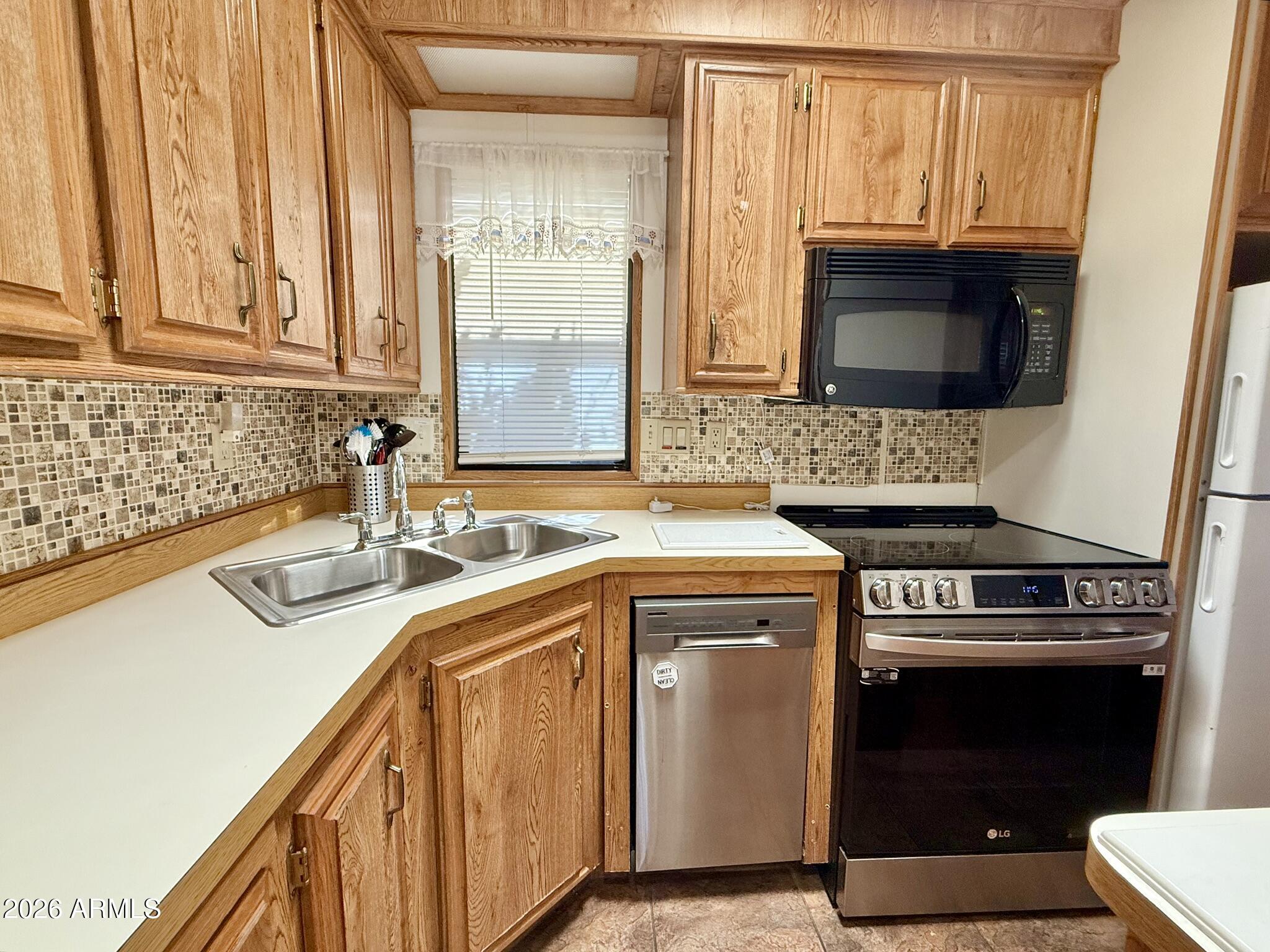 8865 E BASELINE Road 300