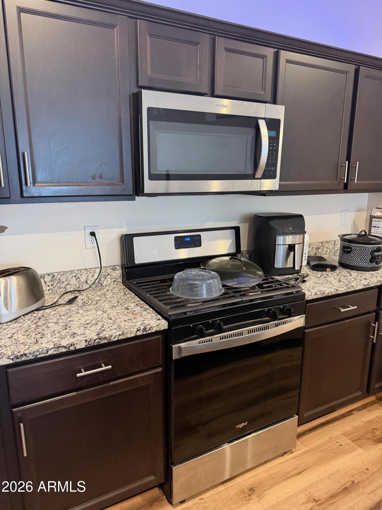 304 W WHITE SANDS Drive