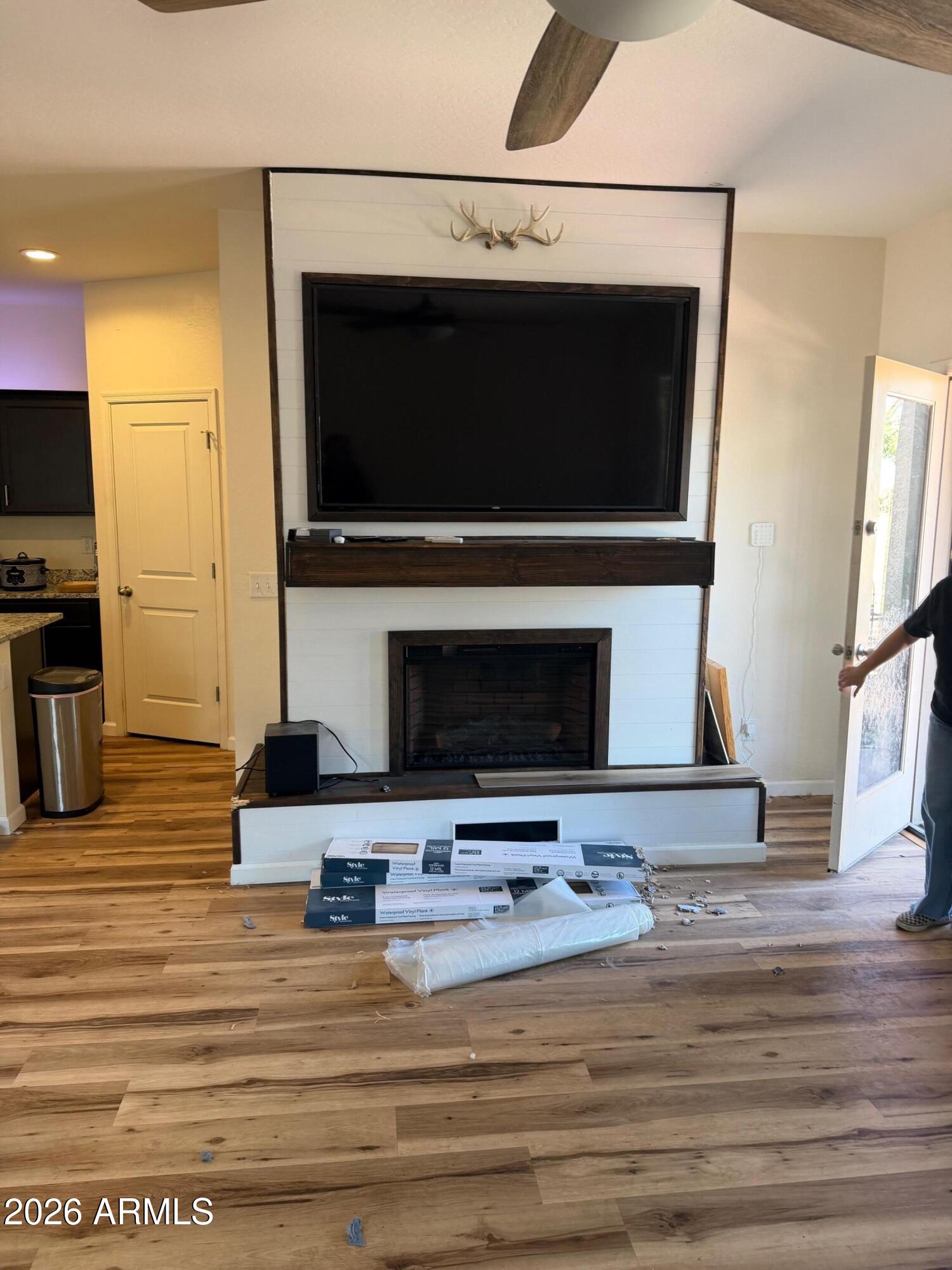 304 W WHITE SANDS Drive