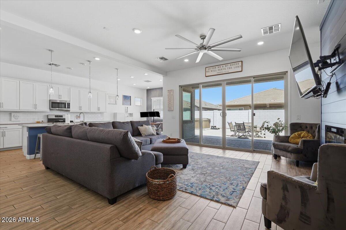 21534 E VIA DE ARBOLES --