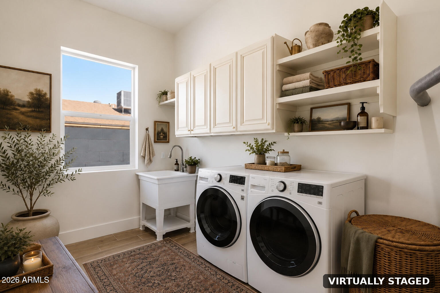 812 E DESERT Drive S 96