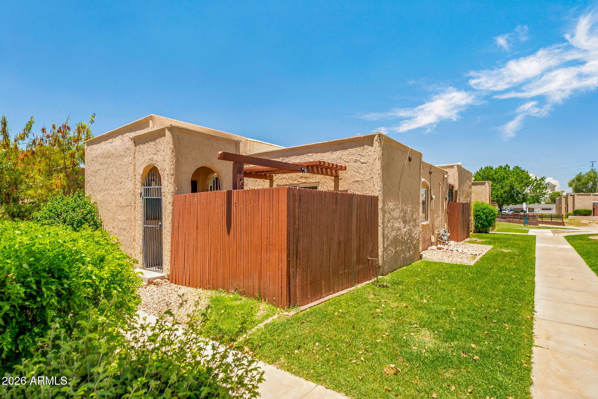 1040 E PUEBLO Road