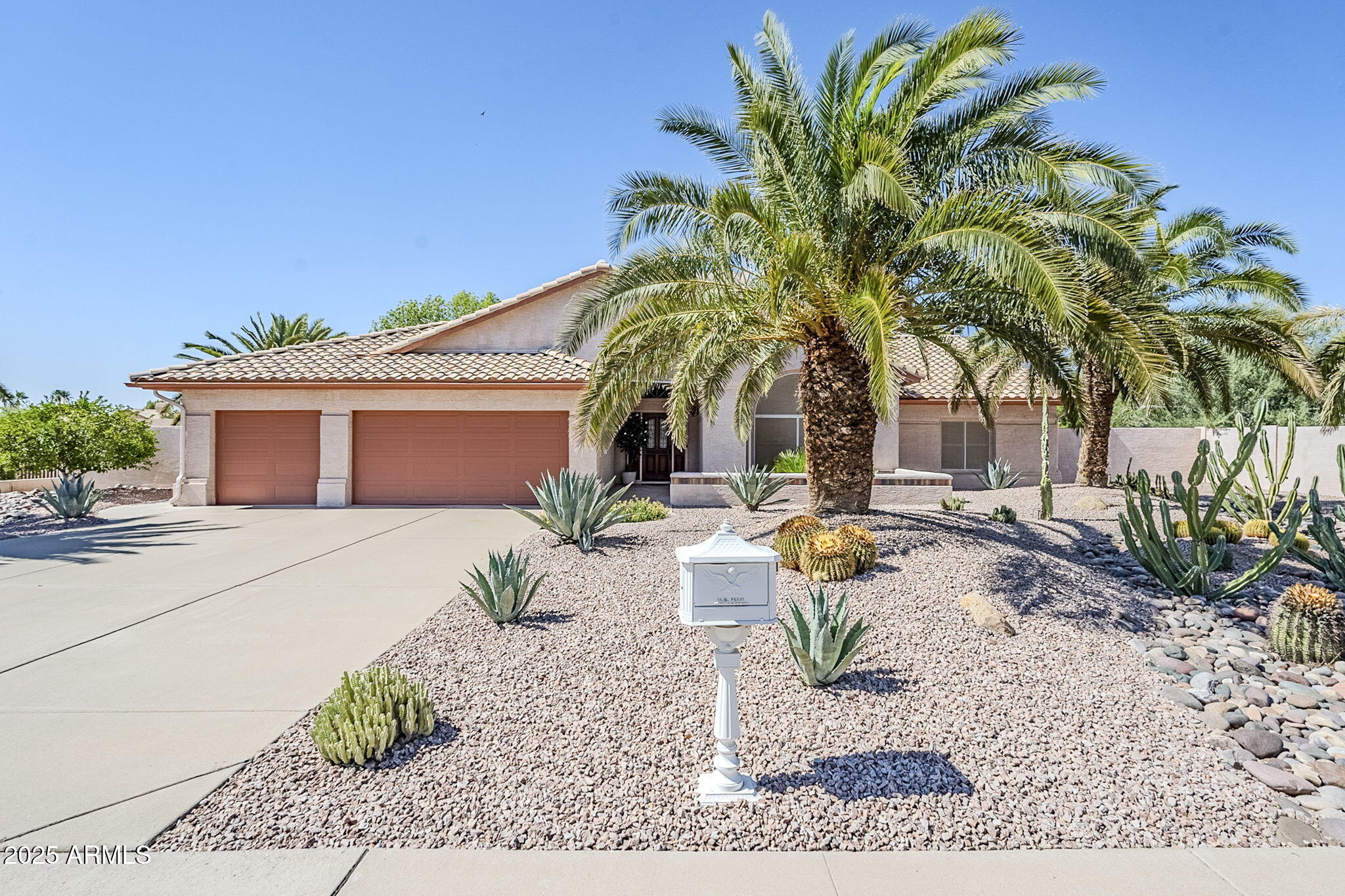 4928 E Paradise Lane
