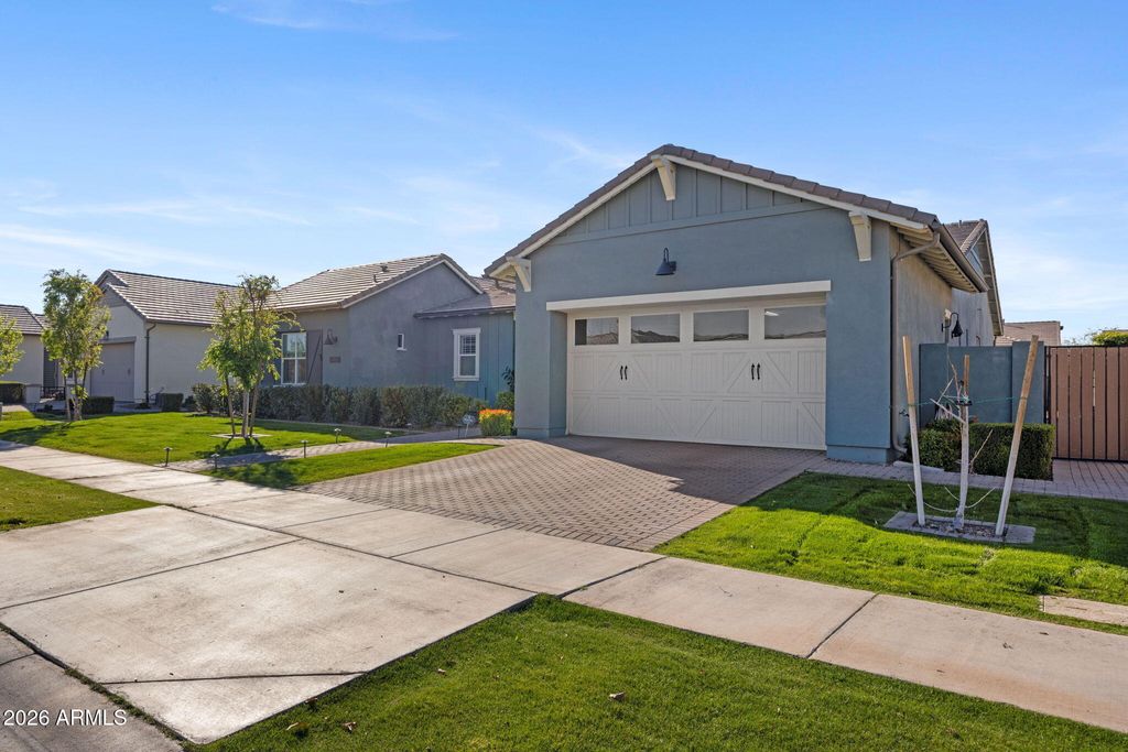 Photo of 3509 E Bloomfield Parkway, Gilbert, AZ 85296 (MLS # 6993457)