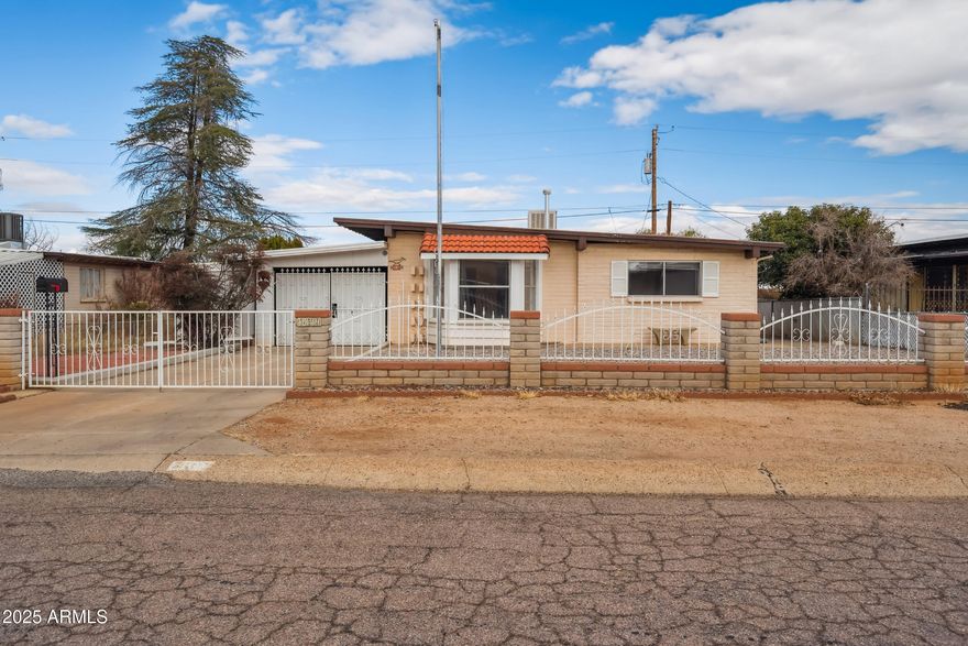 Come check out this cozy 2-bedroom, 1-bathroom home that offers 1,013 sq ft of living space, plenty of extra storage space, a screened in patio, and a very easy-to-maintain front and back yard.  Don't miss out on this beautiful lot!