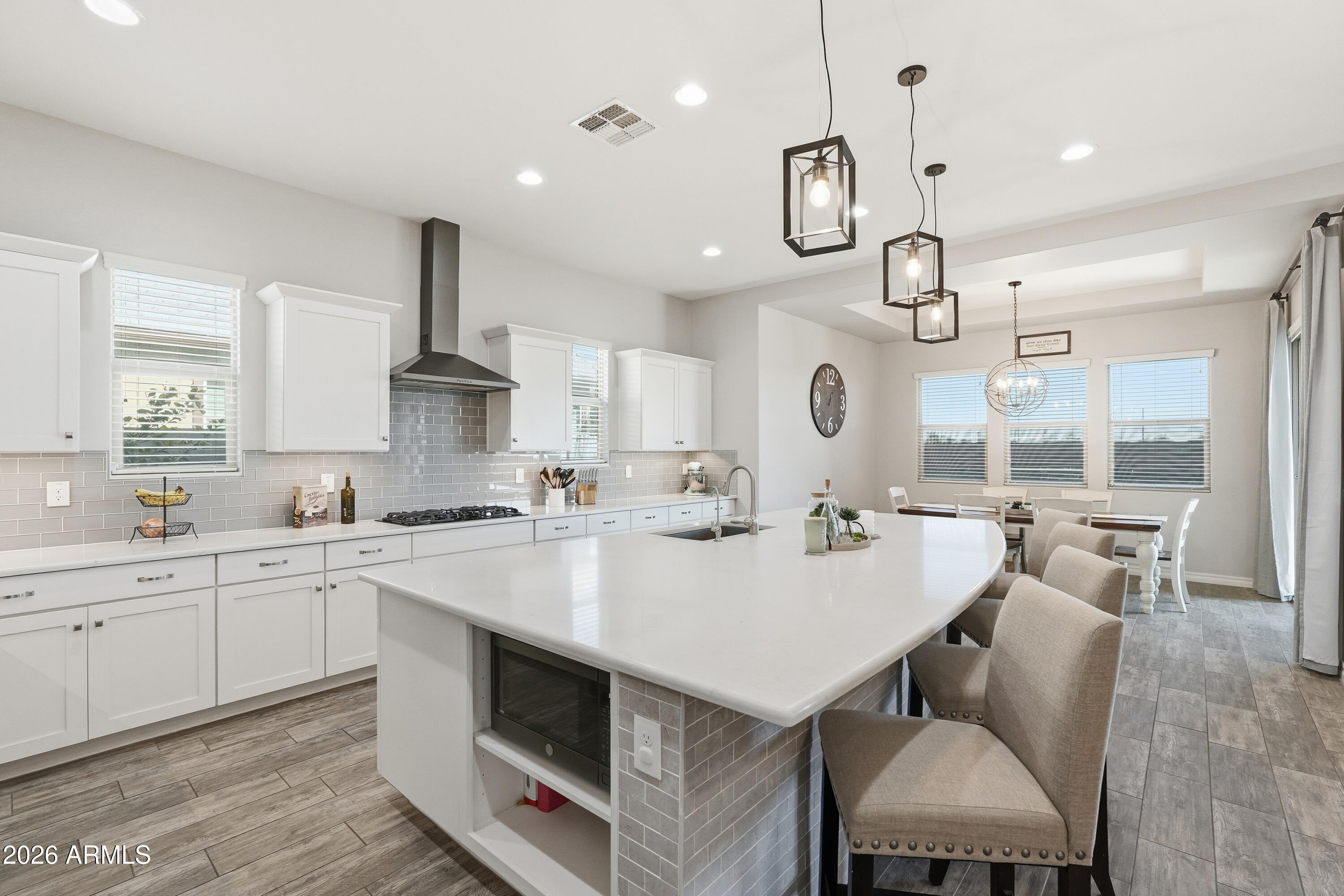 2605 S JEFFRY Street