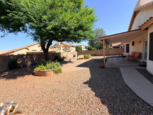 2560 S Vineyard