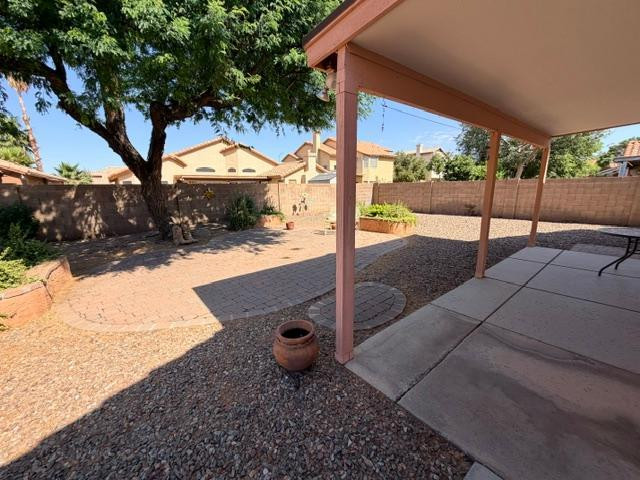 2560 S Vineyard