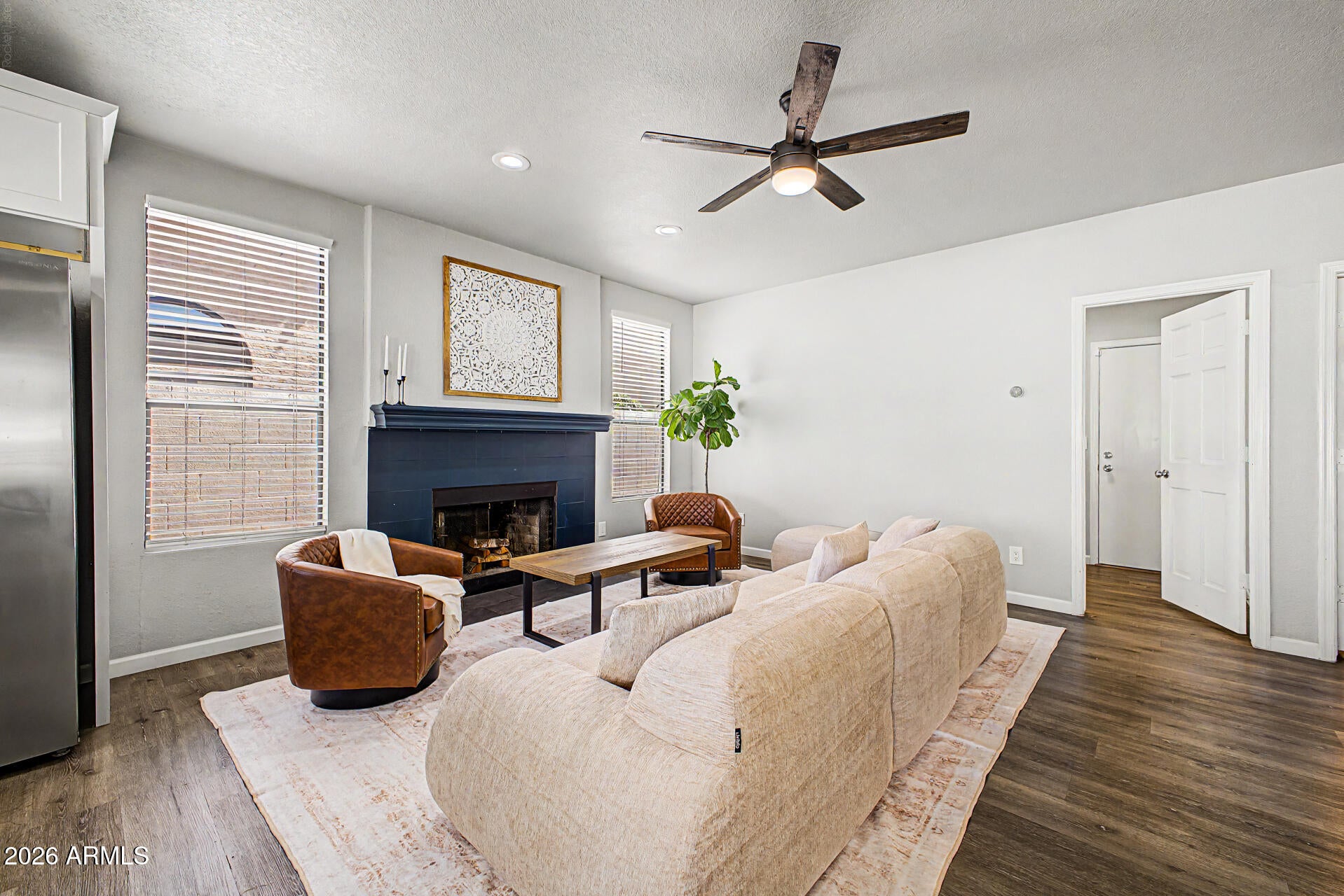 1042 W NEWPORT BEACH Drive