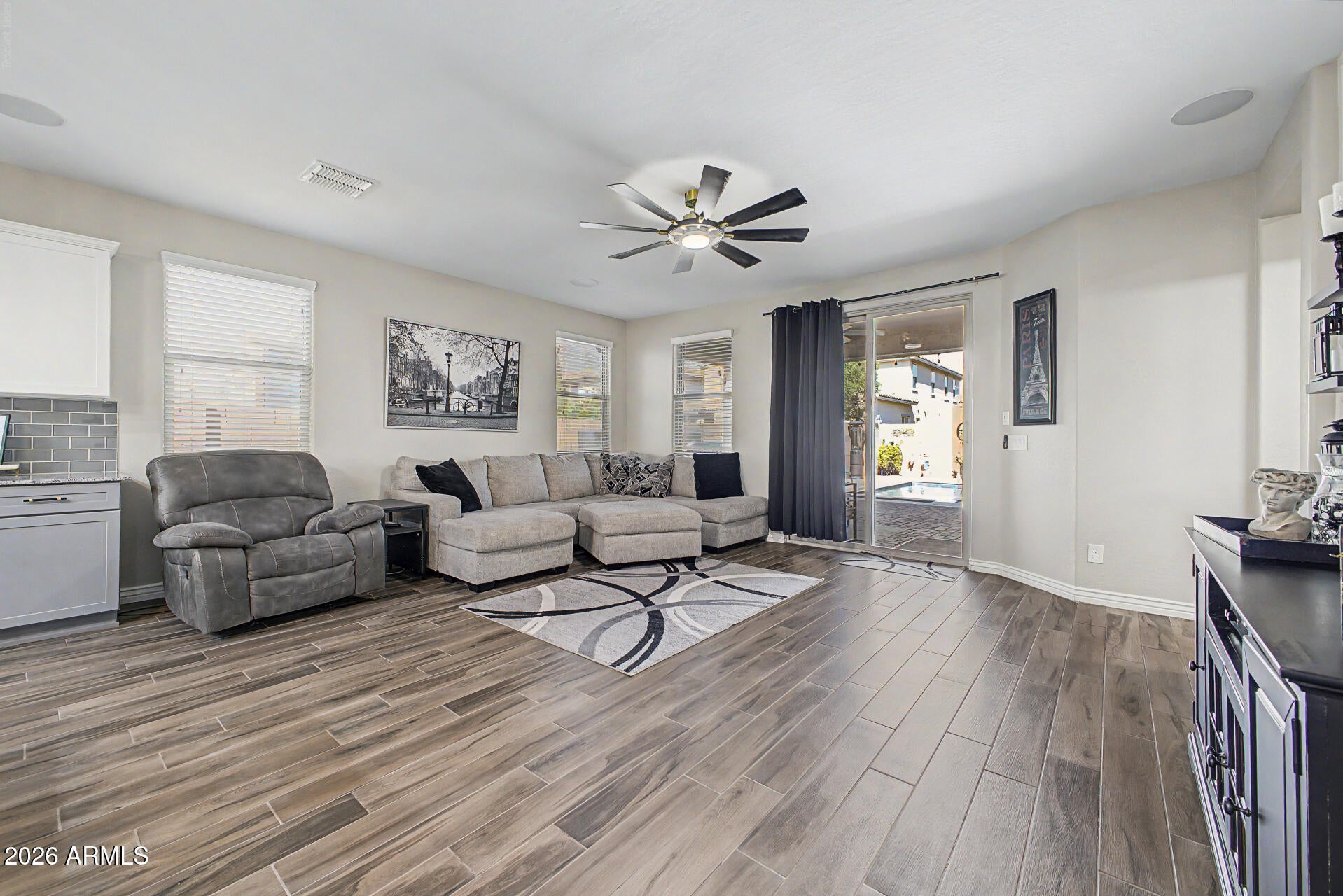 4333 S Helix --