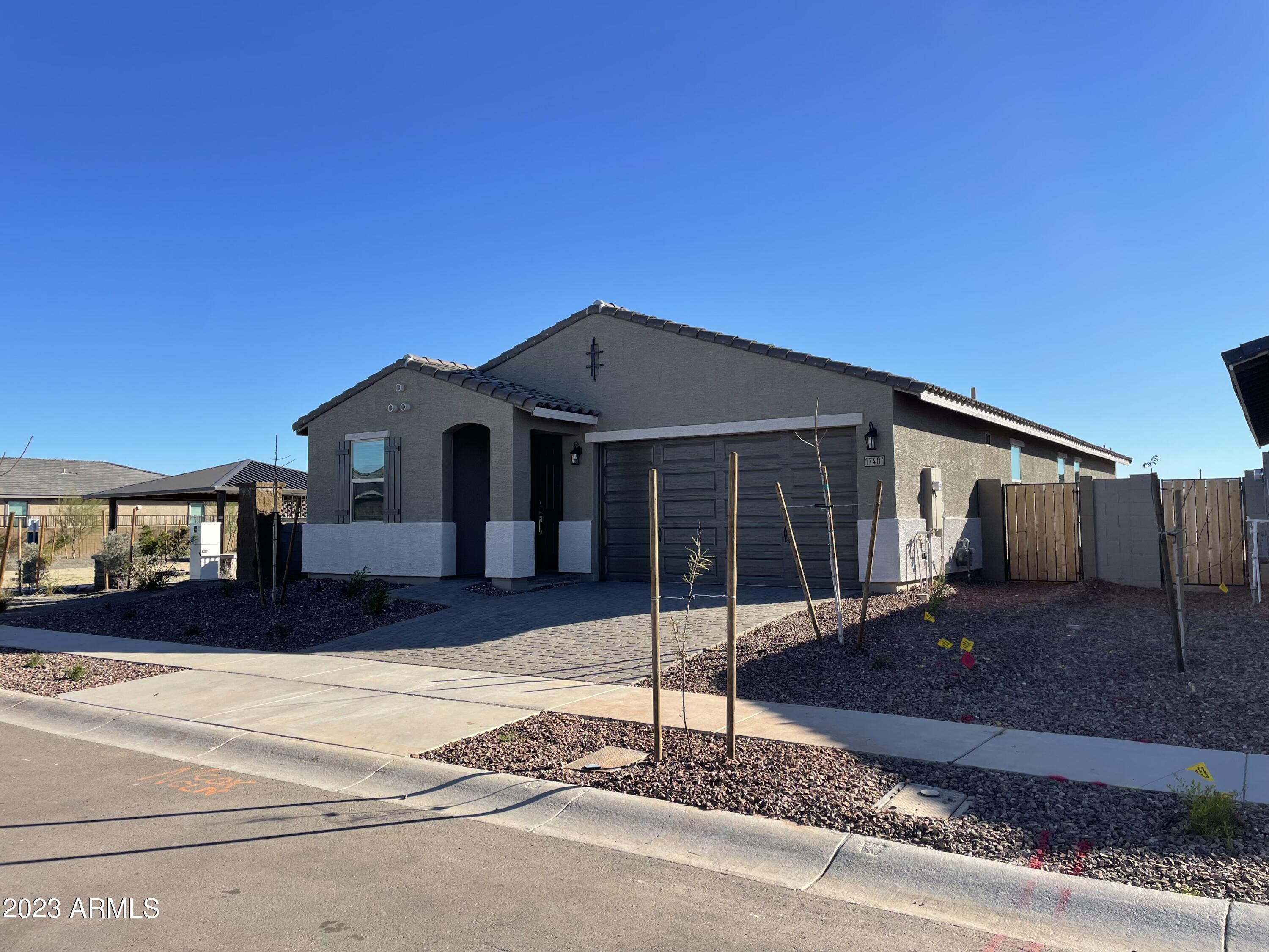 17401 W RED FOX Road