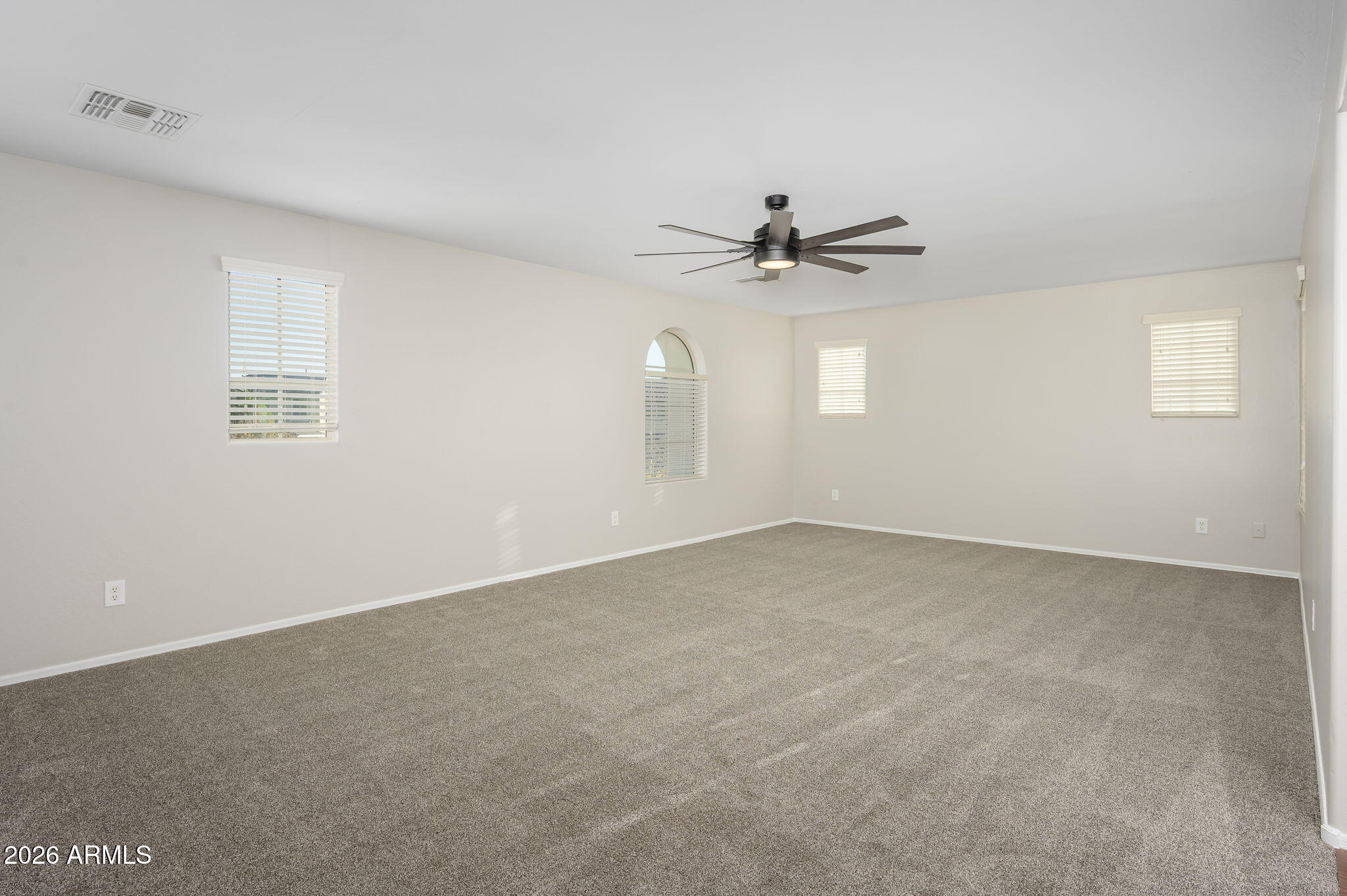 2376 N HERITAGE Street