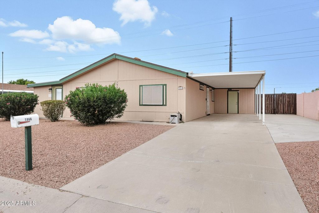 Photo of 1866 S Indiana Drive, Casa Grande, AZ 85194 (MLS # 6931934)