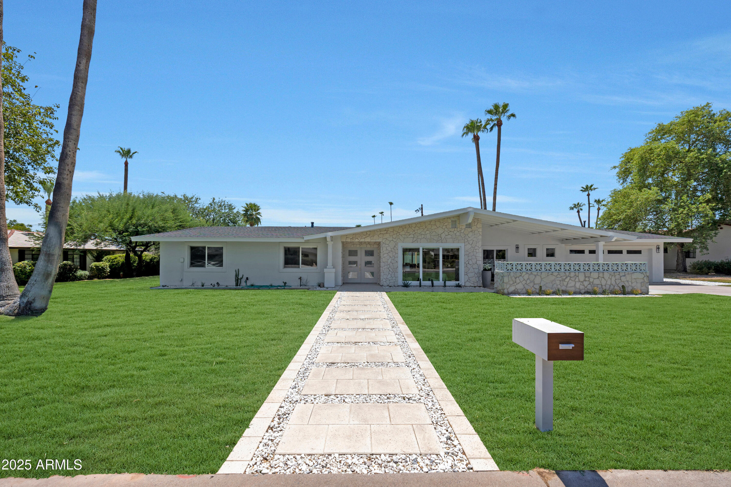 7411 E VISTA Drive