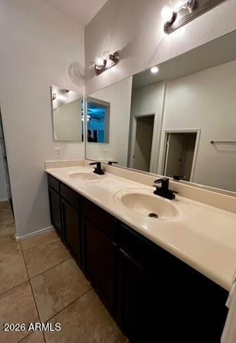 1638 S DESERT VIEW Place