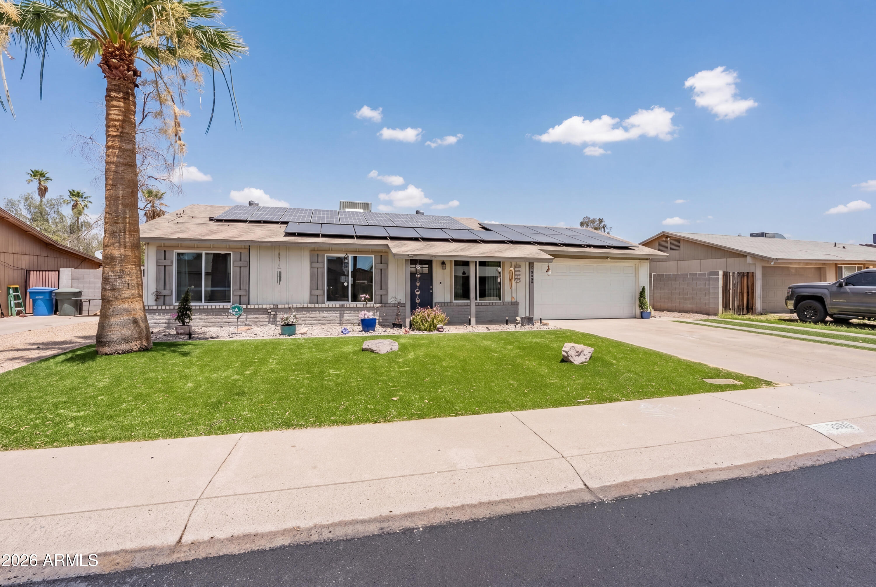 2520 E LIBBY Street