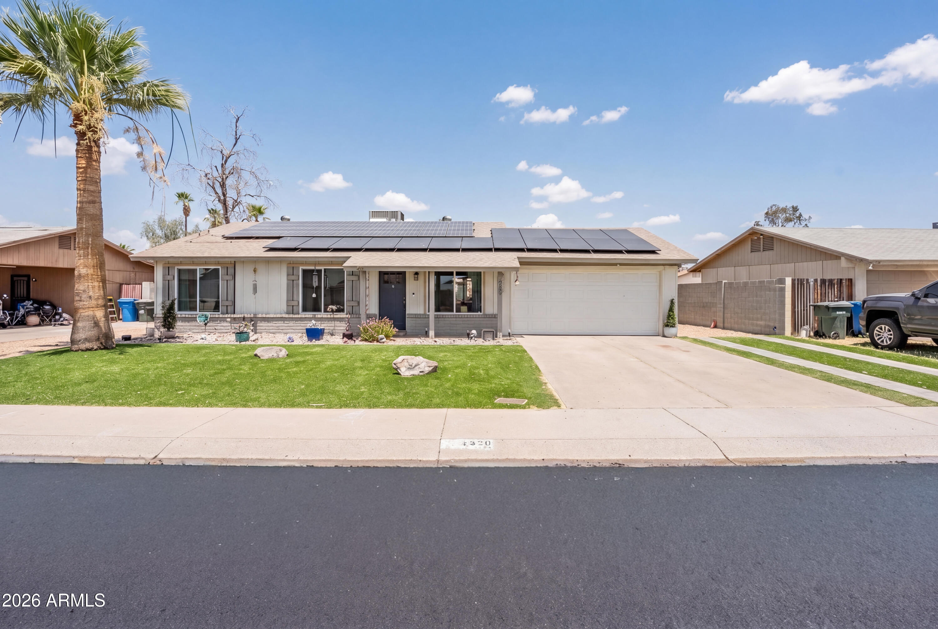 2520 E LIBBY Street