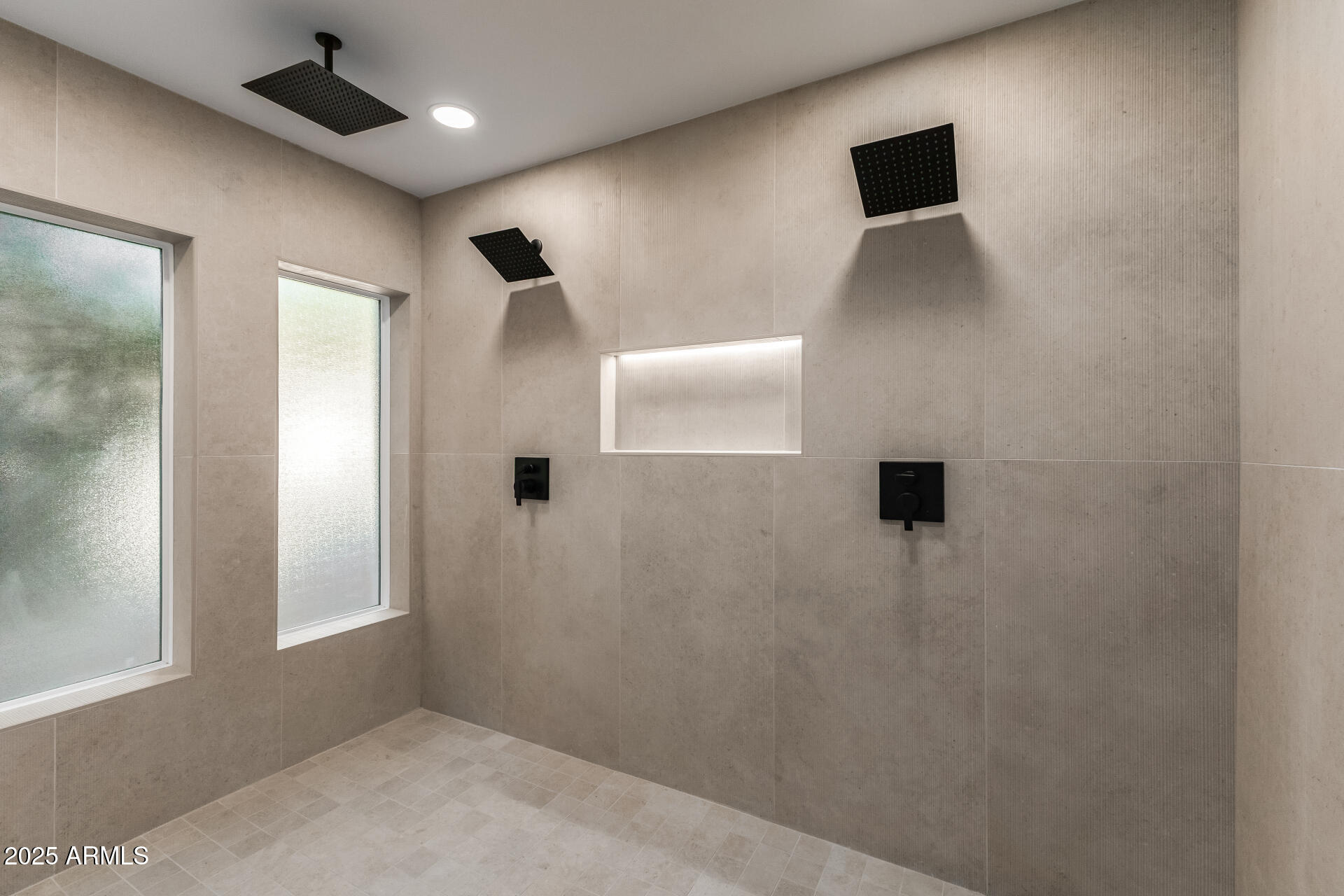 6118 E BLANCHE Drive