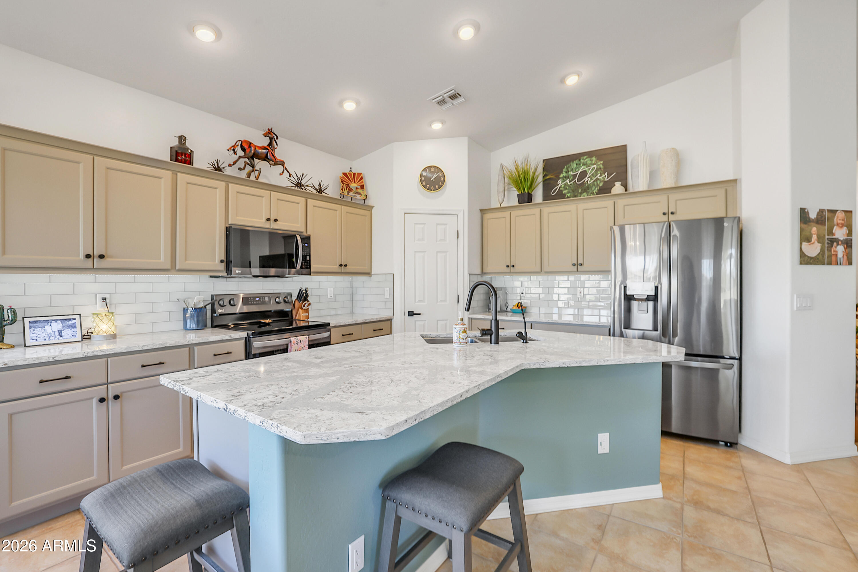 6514 S GINTY Drive S