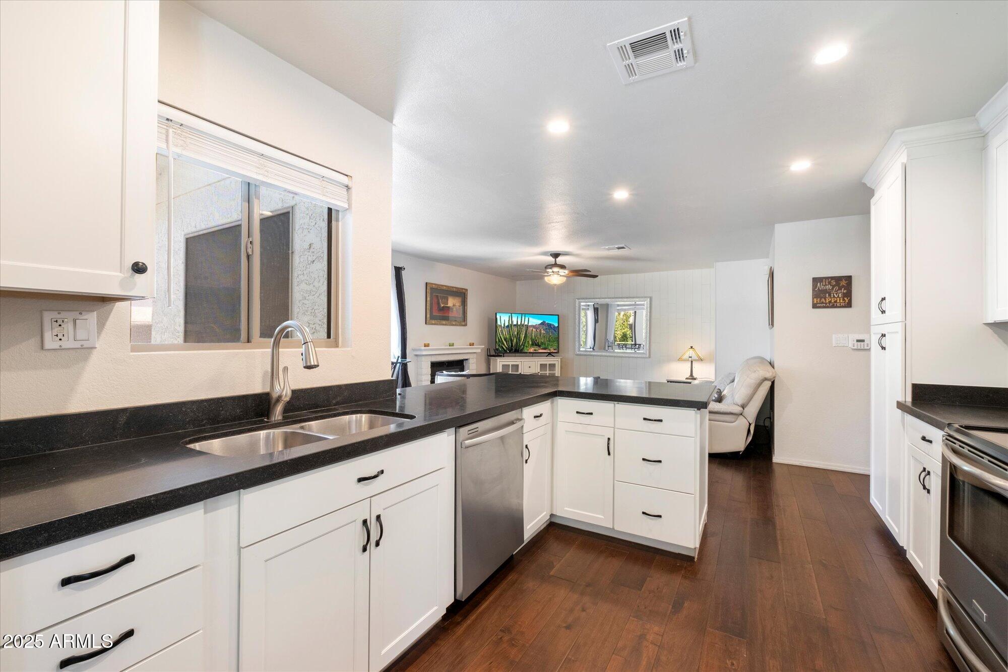 Phoenix, Arizona 85022, United States, 3 Bedrooms Bedrooms, ,2 BathroomsBathrooms,Residential,Active,91690