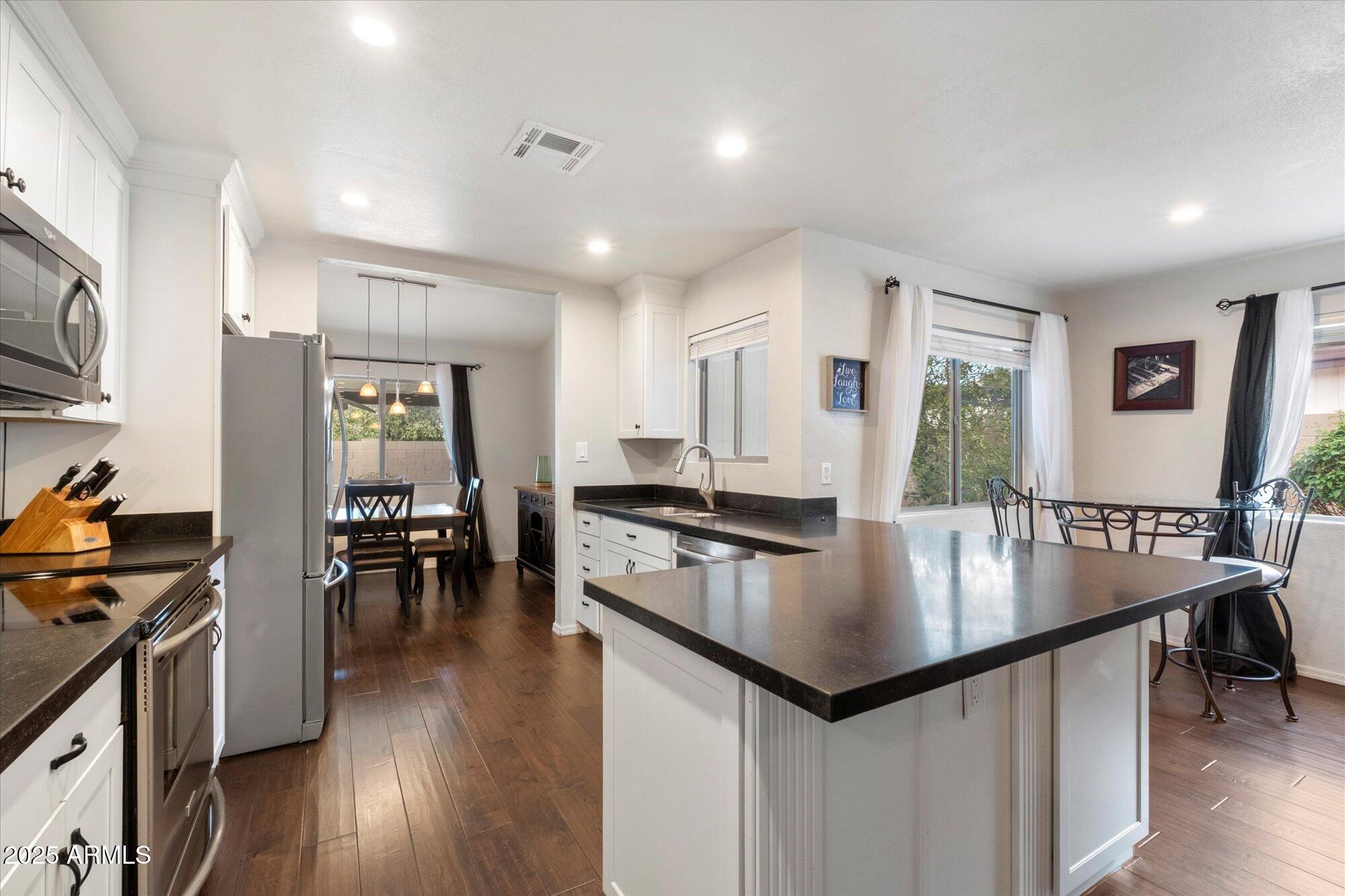 Phoenix, Arizona 85022, United States, 3 Bedrooms Bedrooms, ,2 BathroomsBathrooms,Residential,Active,91690