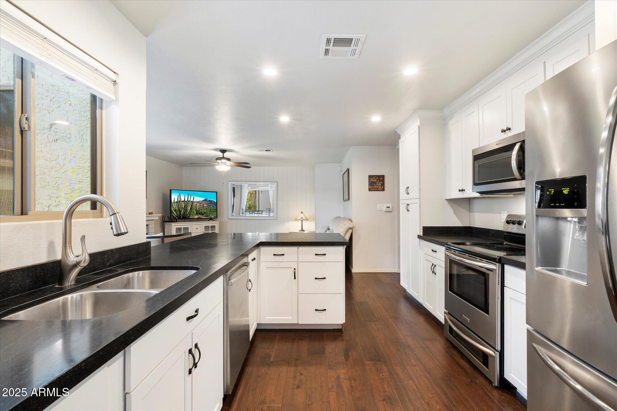 Phoenix, Arizona 85022, United States, 3 Bedrooms Bedrooms, ,2 BathroomsBathrooms,Residential,Active,91690